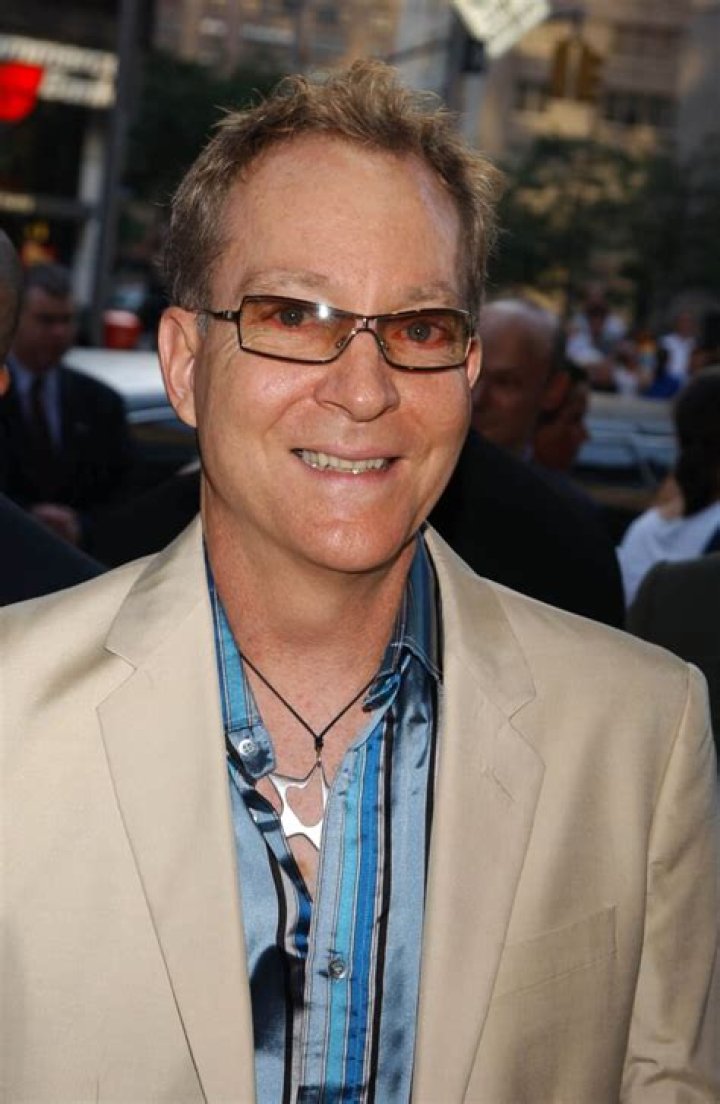 Exploring the Vibrant World of Fred Schneider