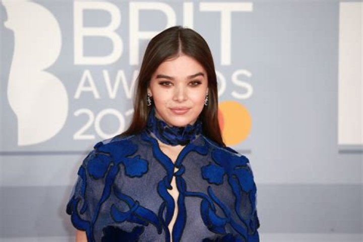 Hailee Steinfeld Height: Everything You Need to Know About the Talented Star