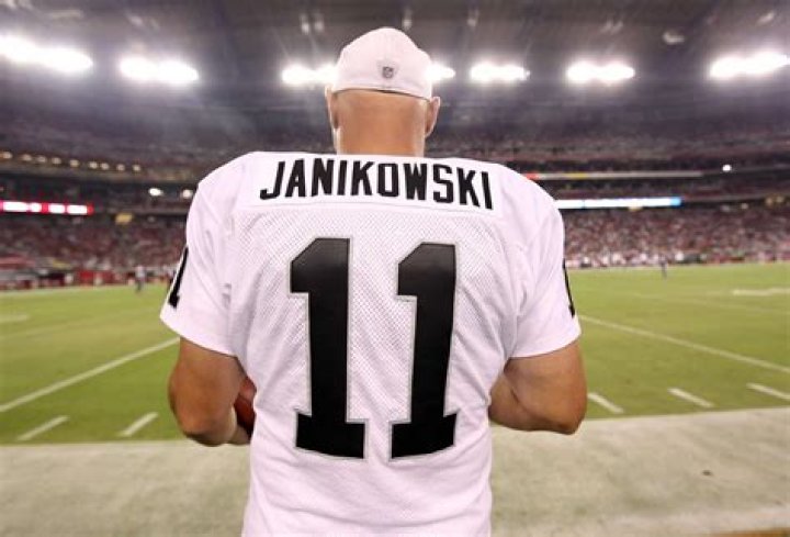 Mila Janikowski: The Rising Star in the Entertainment Industry