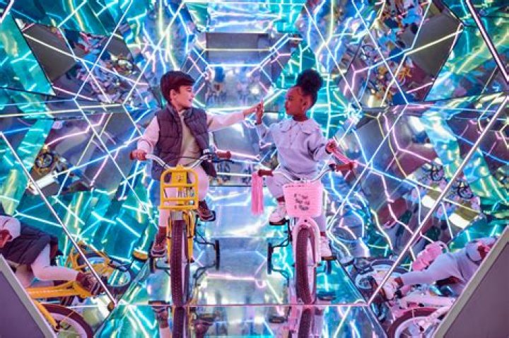 Mollie Nobbit: A Rising Star in the World of Entertainment