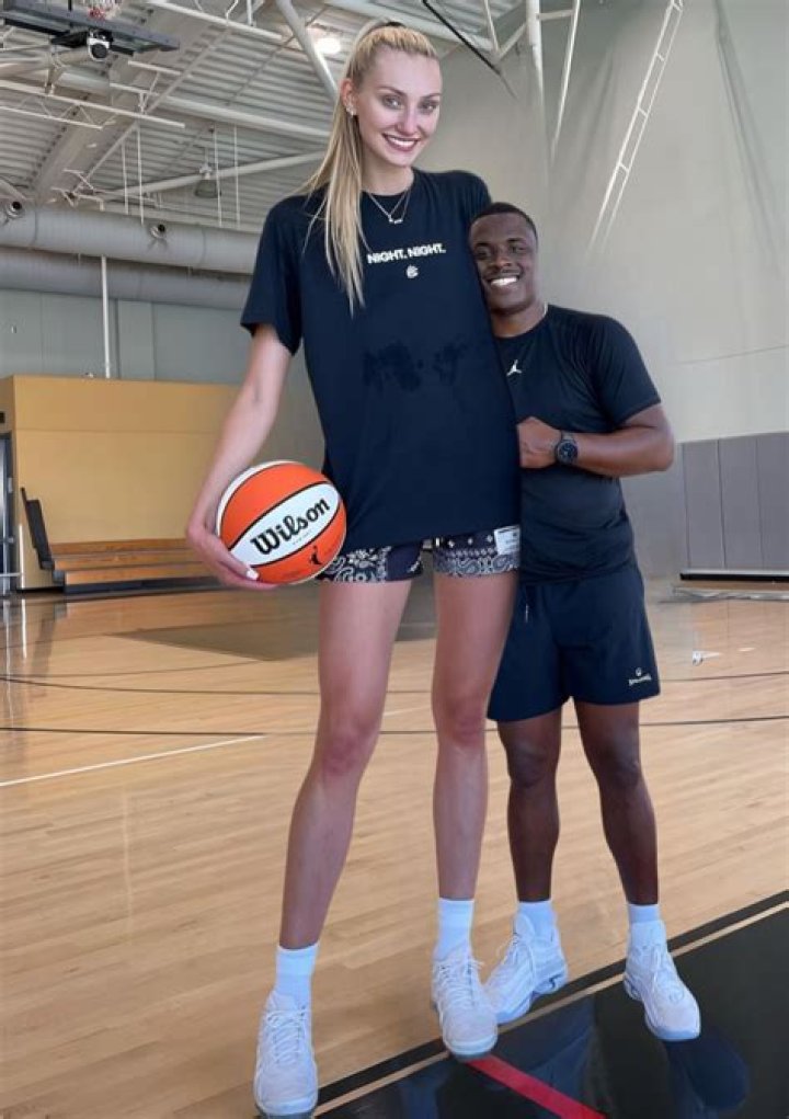 Unveiling Blake Lively's Height and Weight: The Perfect Balance of Beauty and Fitness